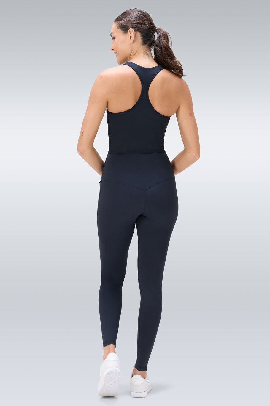 Savvy Built-in-Bra crop - Black-Sample